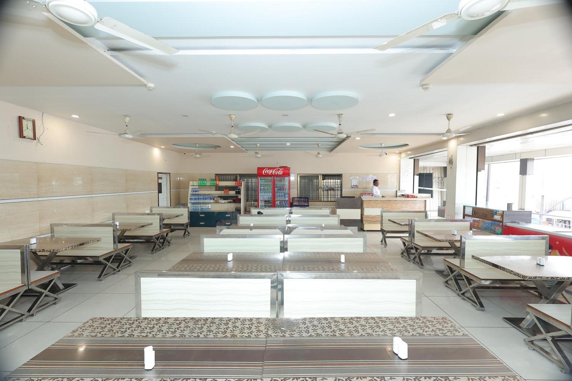 Hotel Horizon & Restaurant Szúrat Kültér fotó