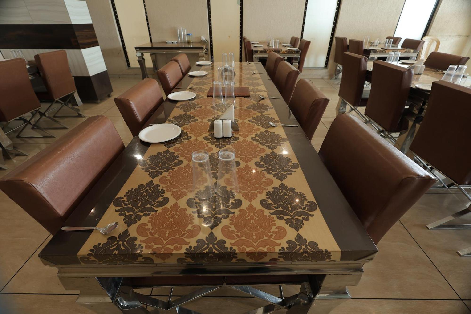Hotel Horizon & Restaurant Szúrat Kültér fotó