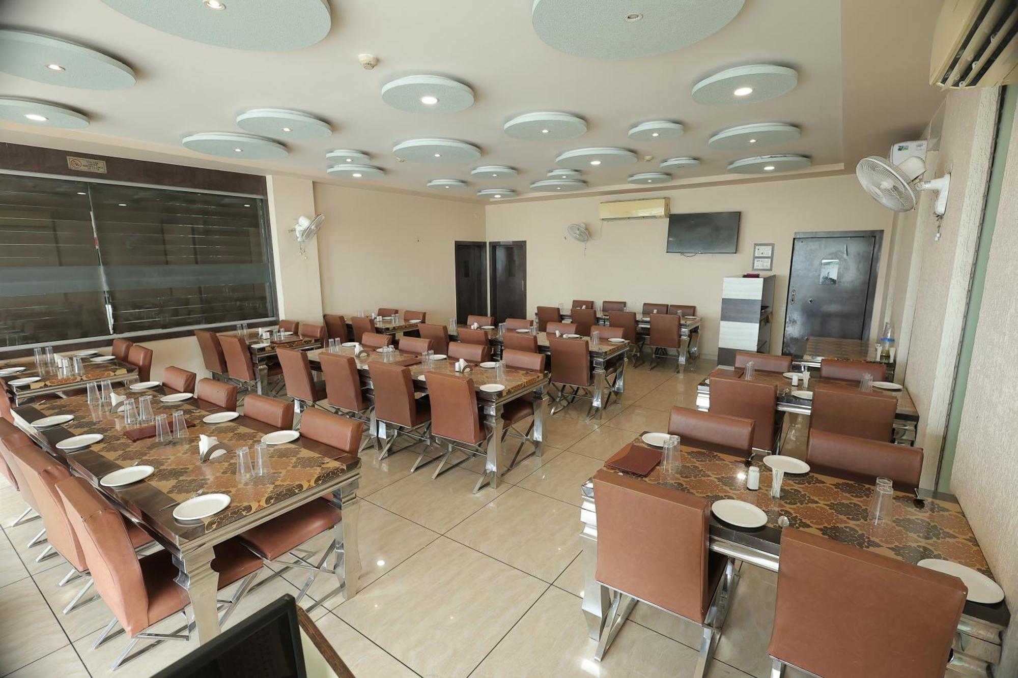 Hotel Horizon & Restaurant Szúrat Kültér fotó