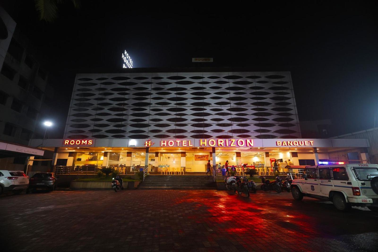 Hotel Horizon & Restaurant Szúrat Kültér fotó